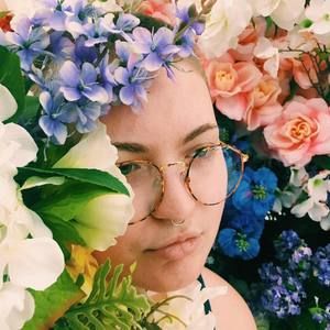 Meet your Posher, Leah